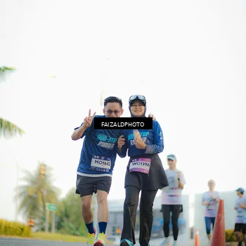 Runner Photo 7863640