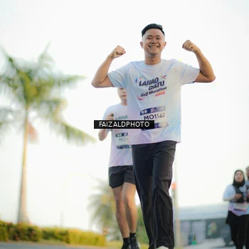 Runner Photo 7865492