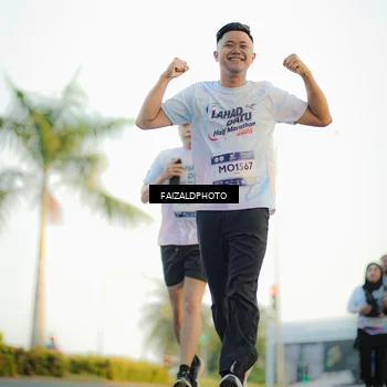 Runner Photo 7865496