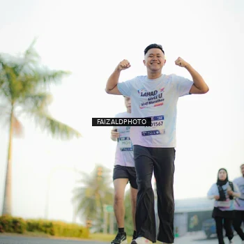 Runner Photo 7865503