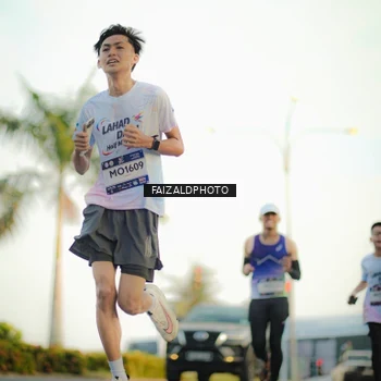 Runner Photo 7866922