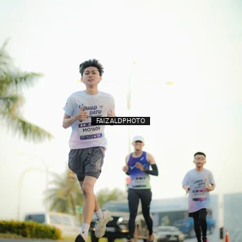 Runner Photo 7866942