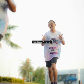 Runner Photo 7867021