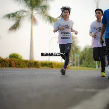Runner Photo 7870569