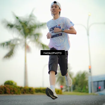 Runner Photo 7871098