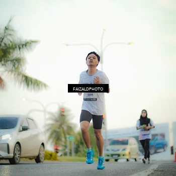 Runner Photo 7871135