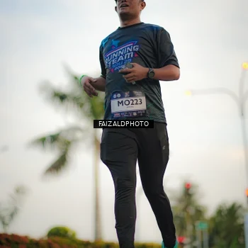 Runner Photo 7871335