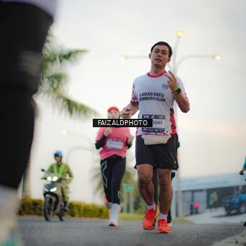Runner Photo 7871418