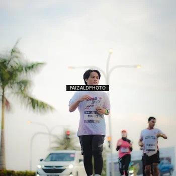 Runner Photo 7871435