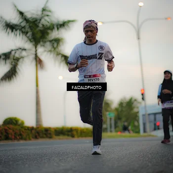 Runner Photo 7872054
