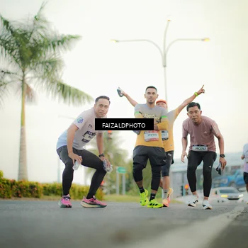 Runner Photo 7873053