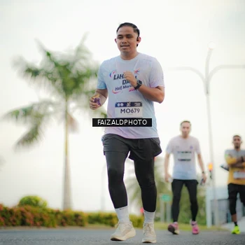 Runner Photo 7873073