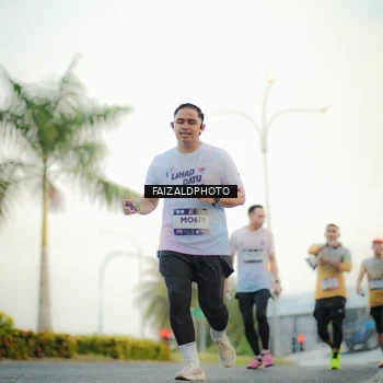 Runner Photo 7873094