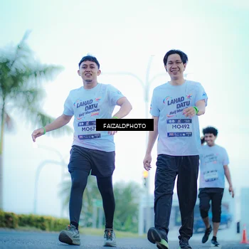 Runner Photo 7873684