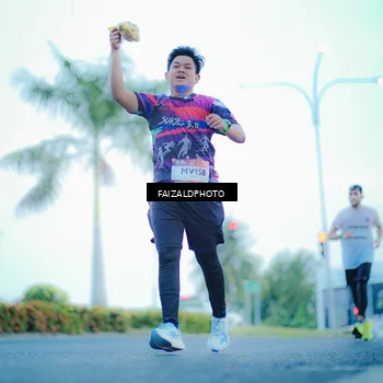 Runner Photo 7873914