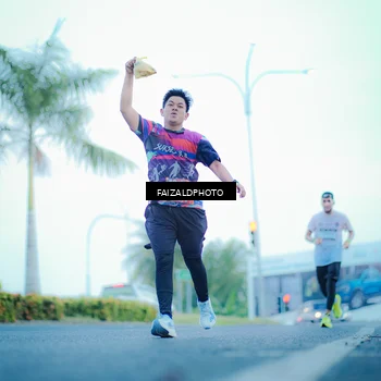 Runner Photo 7873920