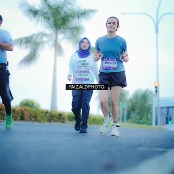 Runner Photo 7874000
