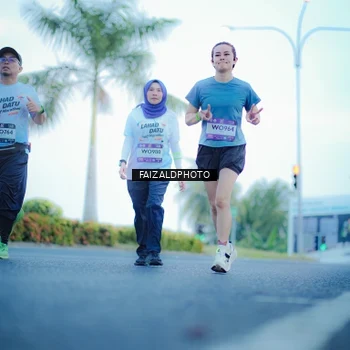 Runner Photo 7874003