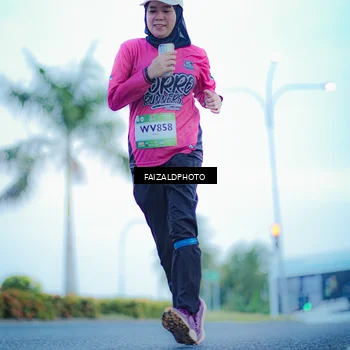 Runner Photo 7874039