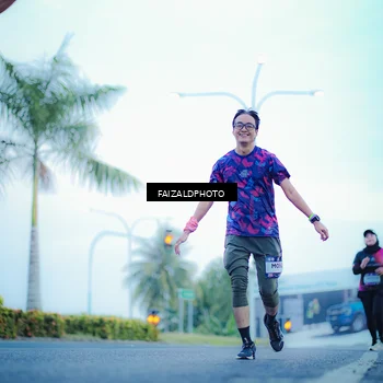 Runner Photo 7874073