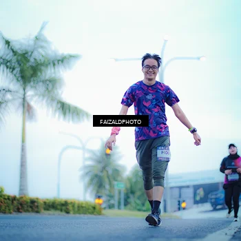 Runner Photo 7874075