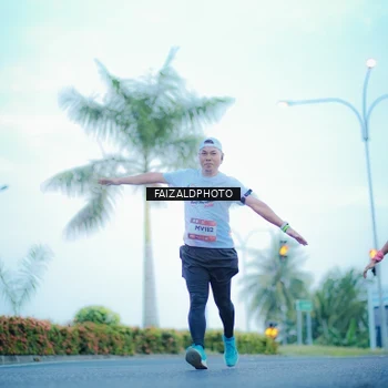 Runner Photo 7874077
