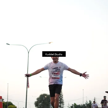 Runner Photo 7874131