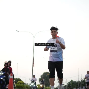 Runner Photo 7874145