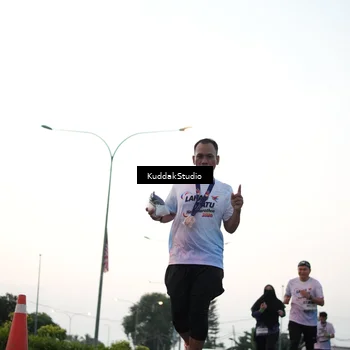 Runner Photo 7874198
