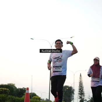 Runner Photo 7874240