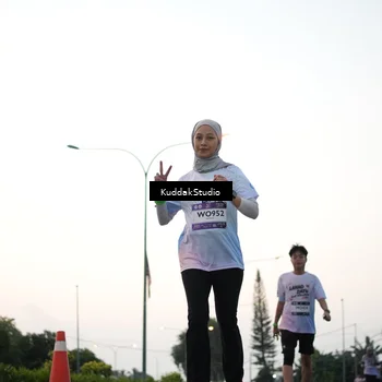 Runner Photo 7874276