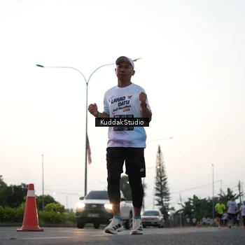 Runner Photo 7874279
