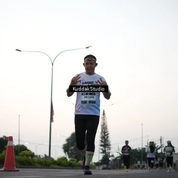 Runner Photo 7874330