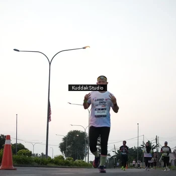 Runner Photo 7874333