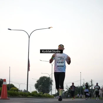 Runner Photo 7874335
