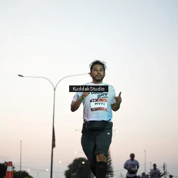 Runner Photo 7874430