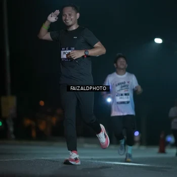 Runner Photo 7874636