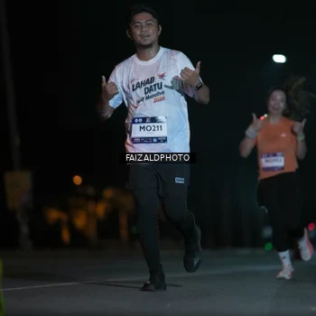 Runner Photo 7874648
