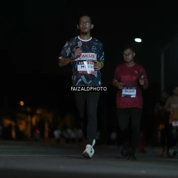 Runner Photo 7874693