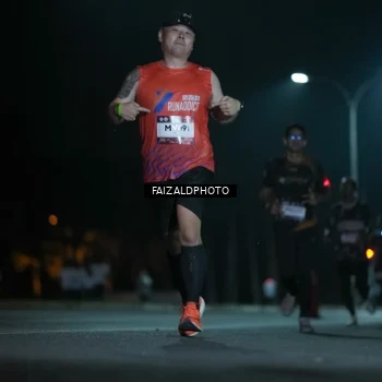 Runner Photo 7874700