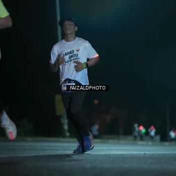 Runner Photo 7874729