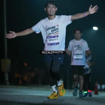 Runner Photo 7874891
