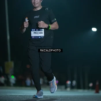 Runner Photo 7875055