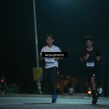 Runner Photo 7875060