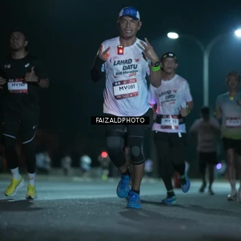 Runner Photo 7875071
