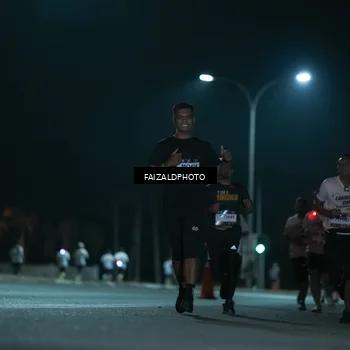Runner Photo 7875093