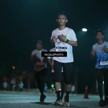 Runner Photo 7875098
