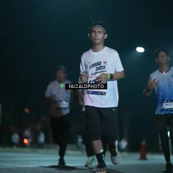 Runner Photo 7875102