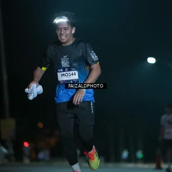 Runner Photo 7875249
