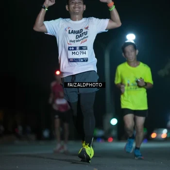 Runner Photo 7875262